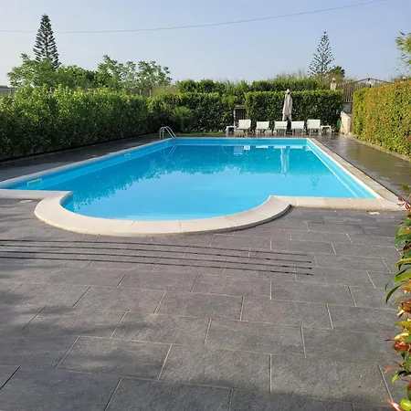 Giacomo Con Piscina * Santa Maria Del Focallo