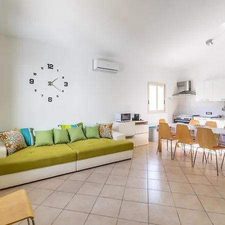 Giacomo Con Piscina Βίλα